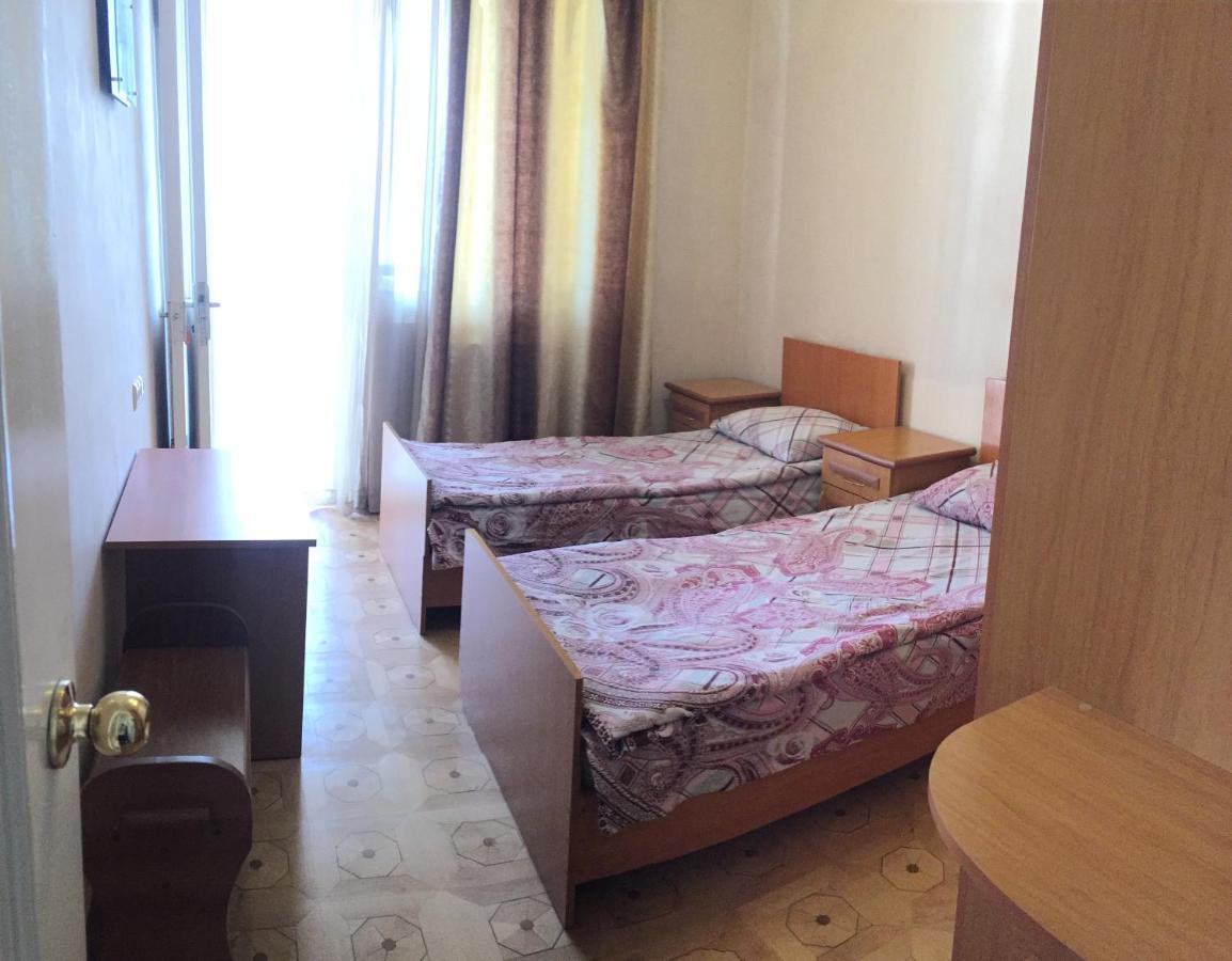 Guest House Lilia Γιερεβάν Εξωτερικό φωτογραφία