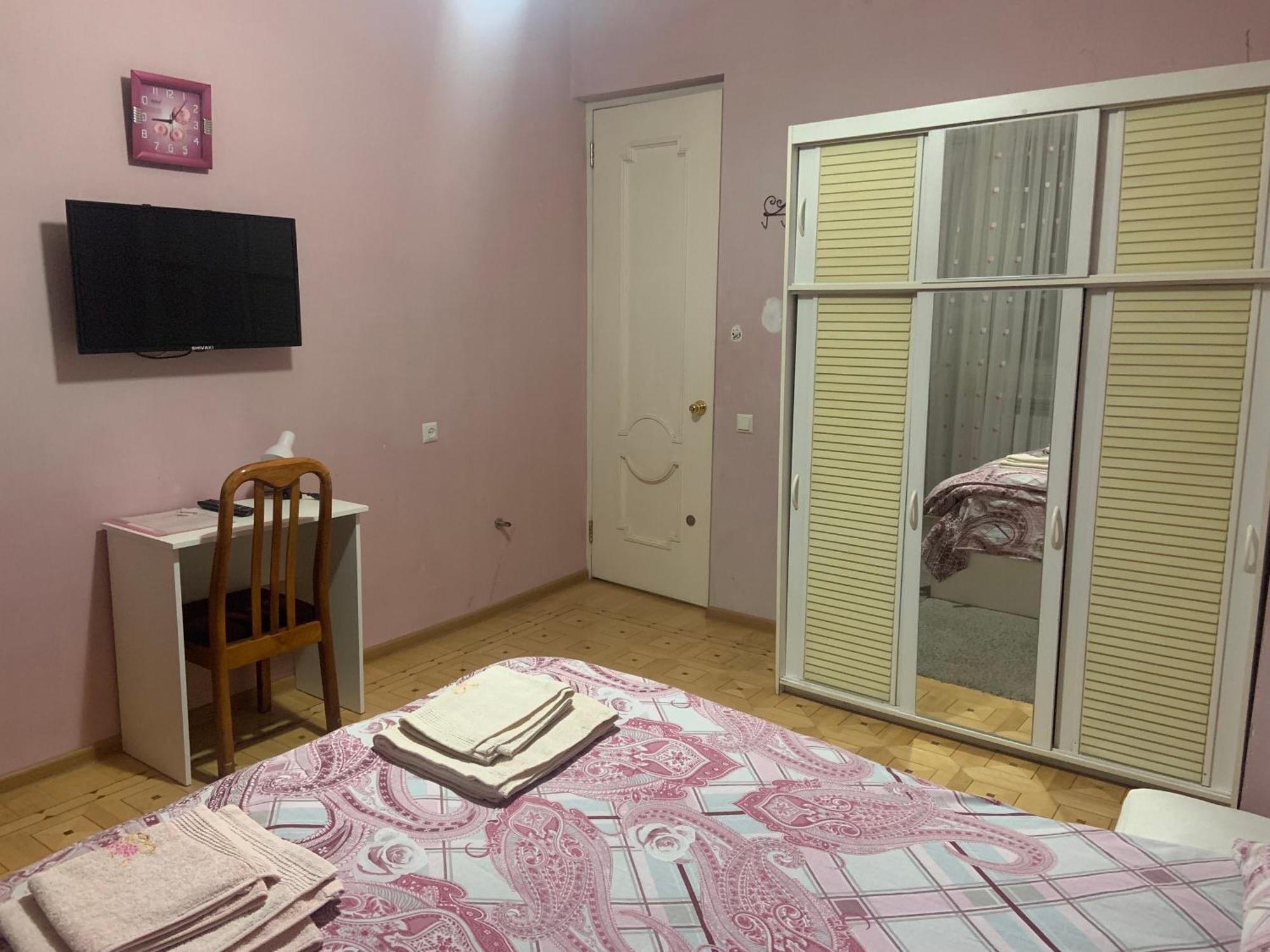 Guest House Lilia Γιερεβάν Εξωτερικό φωτογραφία