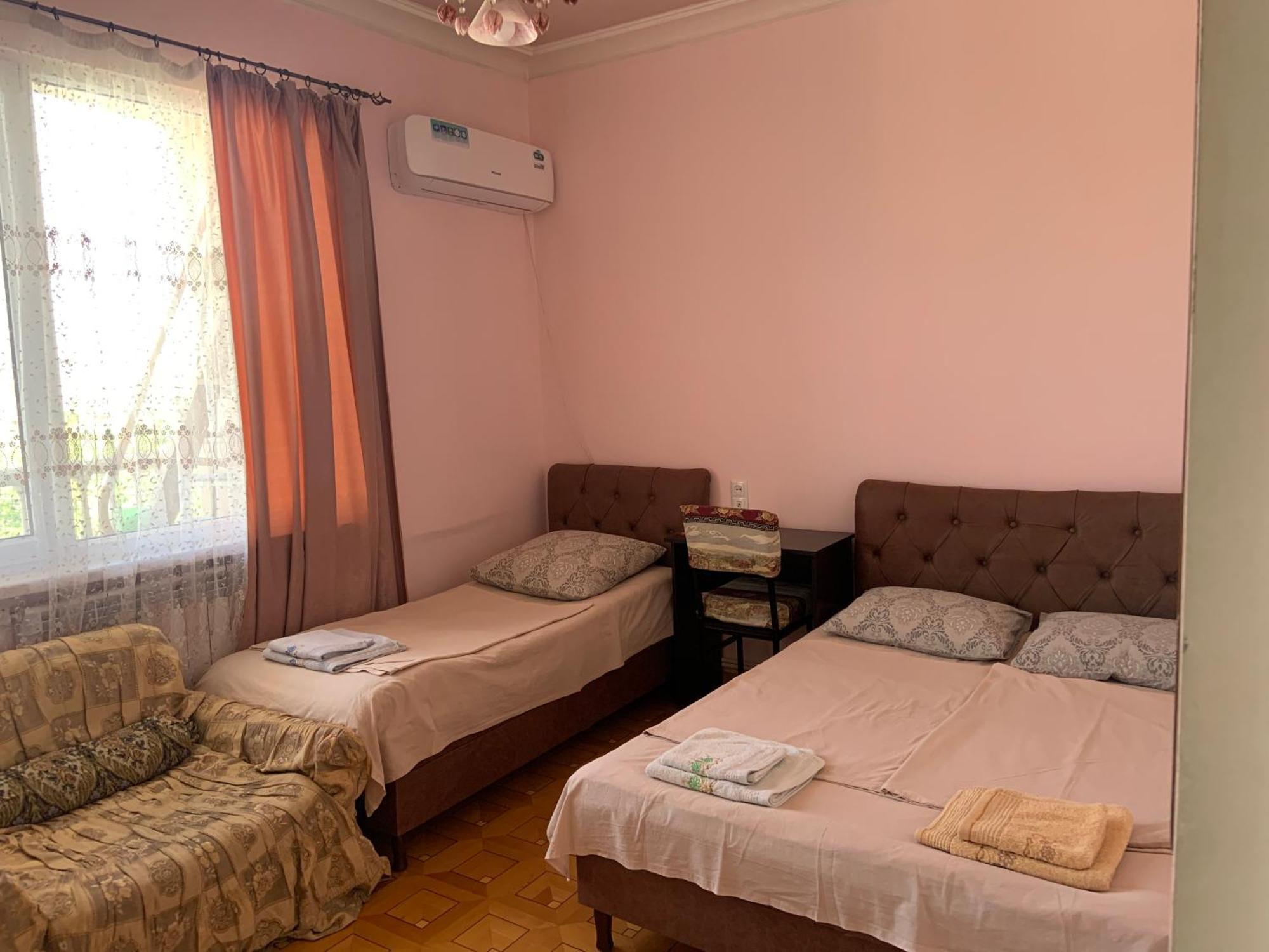 Guest House Lilia Γιερεβάν Εξωτερικό φωτογραφία
