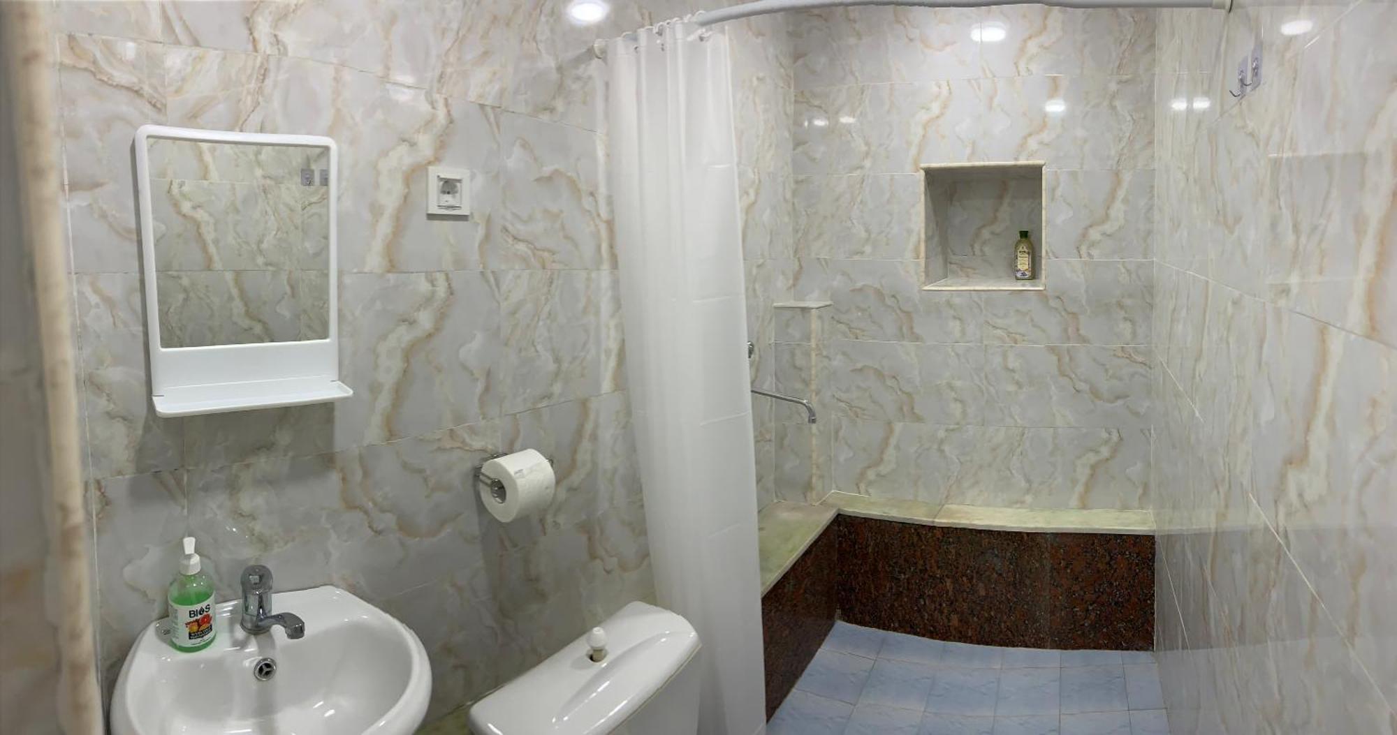 Guest House Lilia Γιερεβάν Εξωτερικό φωτογραφία