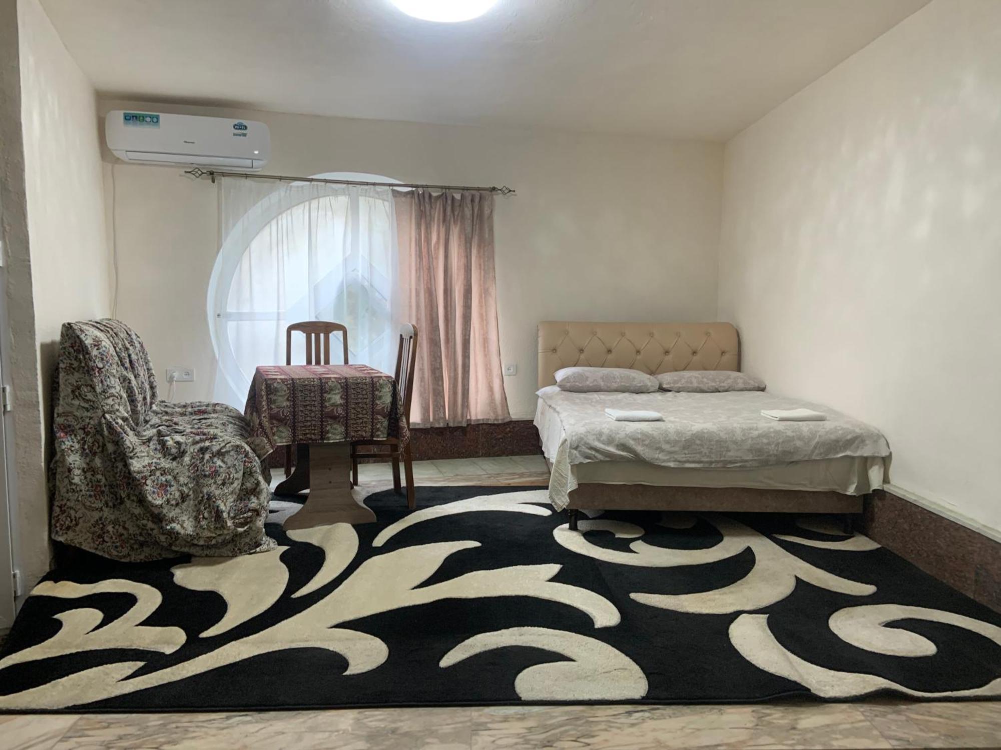Guest House Lilia Γιερεβάν Εξωτερικό φωτογραφία